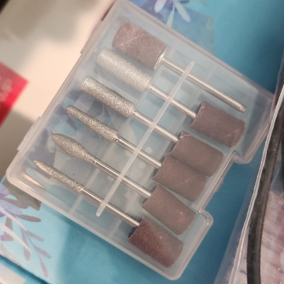 Nail Art Kit with LED Lamp and Drill - Pink - Picture 10 of 12